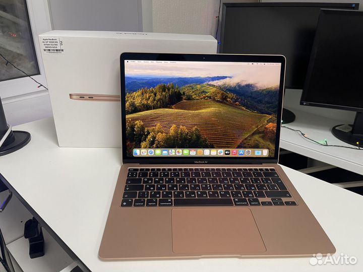 MacBook Air 13 (2020) M1 8 Ram 256 SSD (Э-835)
