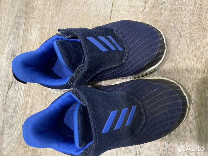 Кроссовки Adidas 22 размер