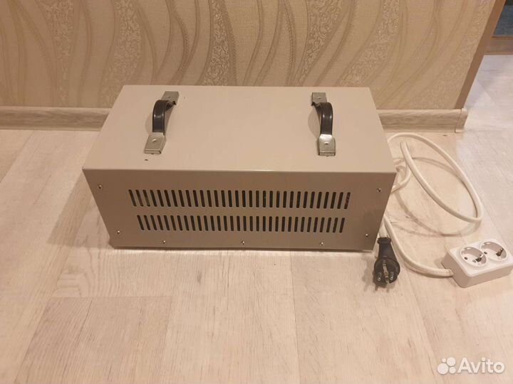 Стабилизатор напряжения