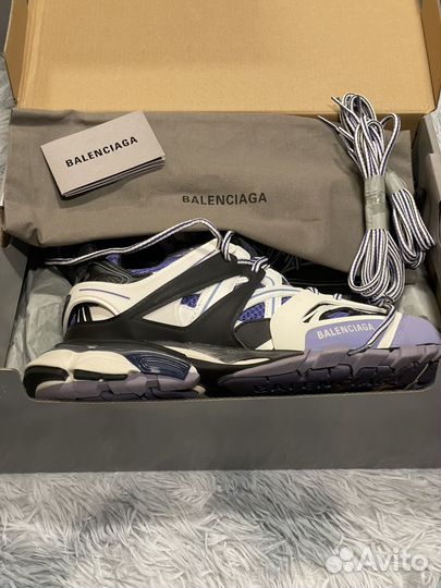 Balenciaga track 1