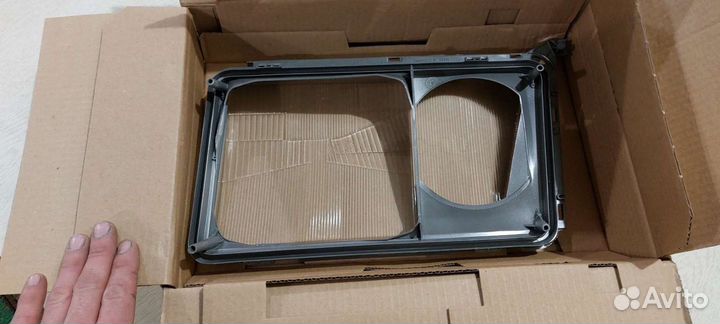 Стекло фары mercedes 124