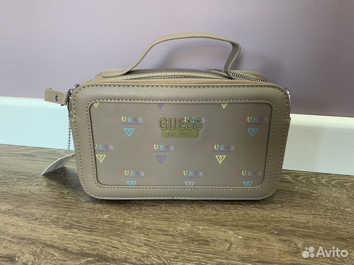 Клатч женский Guess