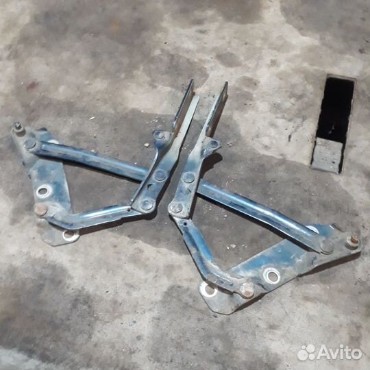 Петли капота Опель Вектра Б