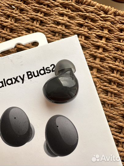 Правый наушник galaxy buds 2