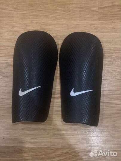 Щитки футбольные nike