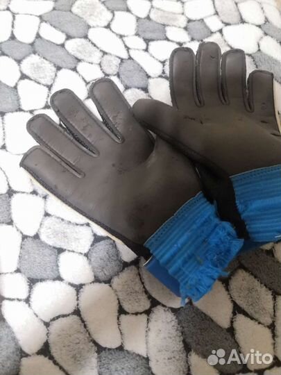 Футбольные перчатки nike