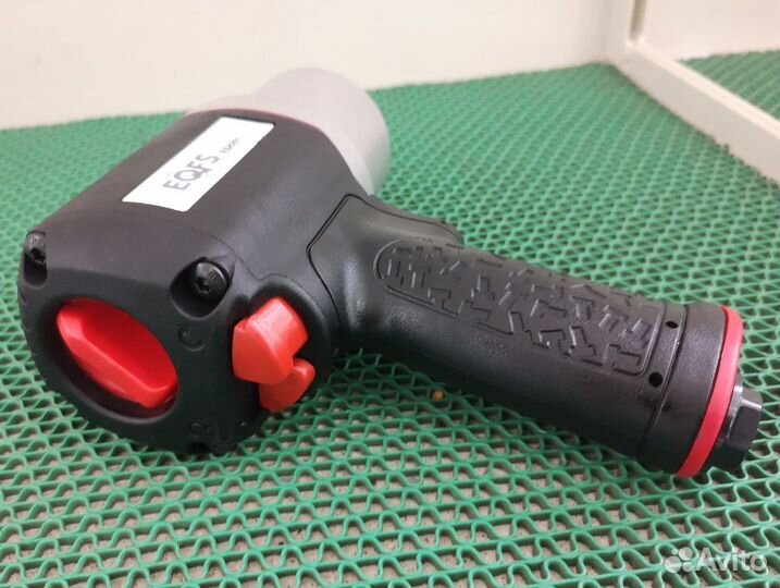 Гайковерт пневматический