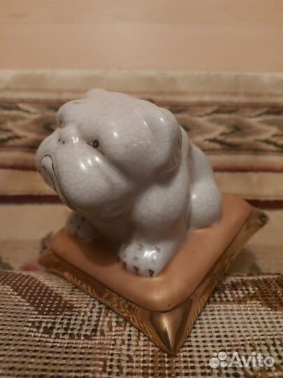 Статуэтка фарфоровая 