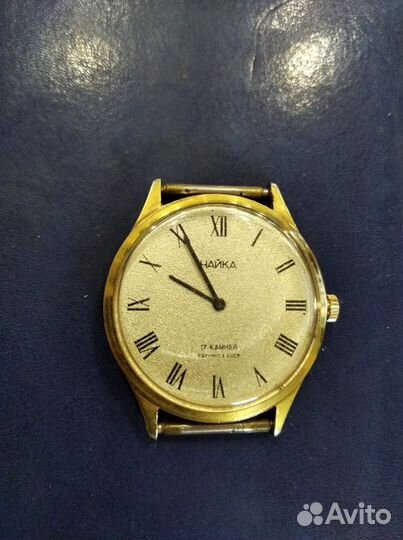 Наручные механические часы