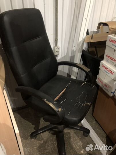 Компьютерное кожаное кресло