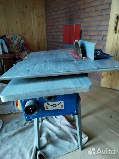 Универсальный деревообрабатывающий станок