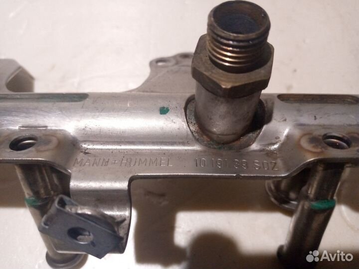 Топливная рампа с датчиком Audi A4