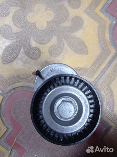 Натяжитель ремня