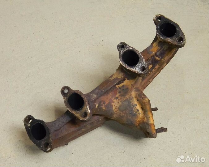 Коллектор выпускной Audi 100 C3 1.8