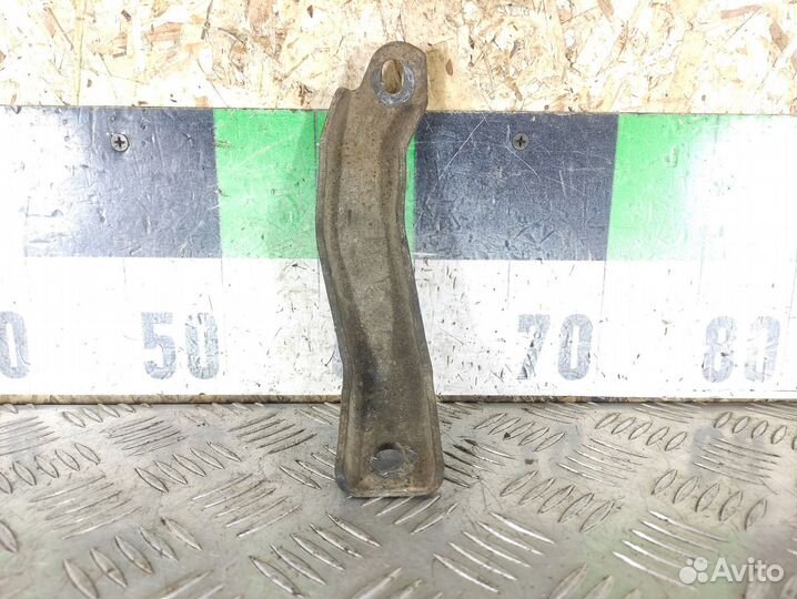 Кронштейн впускного коллектора Renault Logan 2005