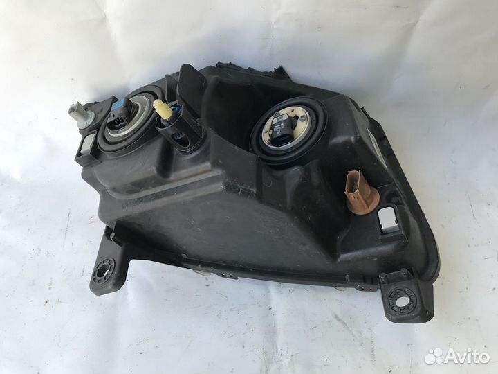 Фара левая Jeep Grand Cherokee WK2