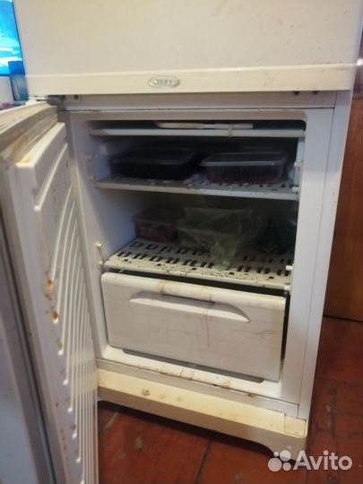 Холодильник Stinol