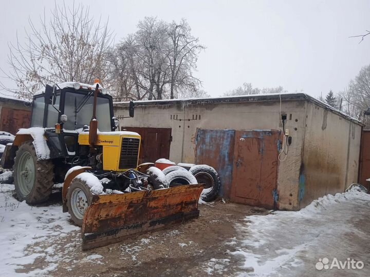 Расчистка снега, трактор