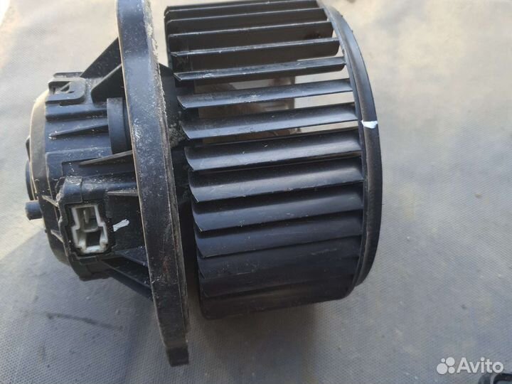 Киа Рио 2 моторчик печки