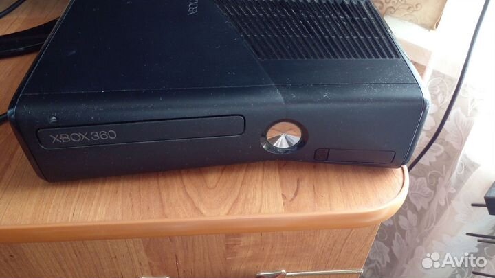 Xbox360s + кинект+игры (полный комплект)