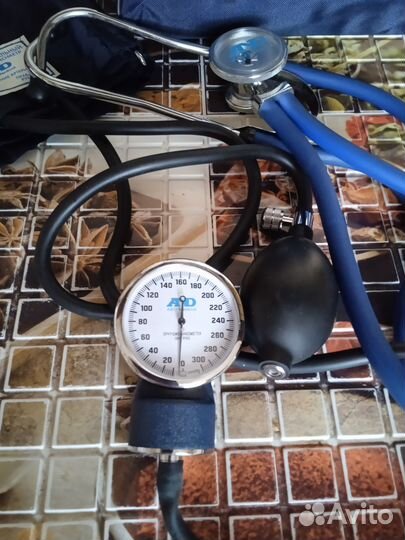 Тонометр механический