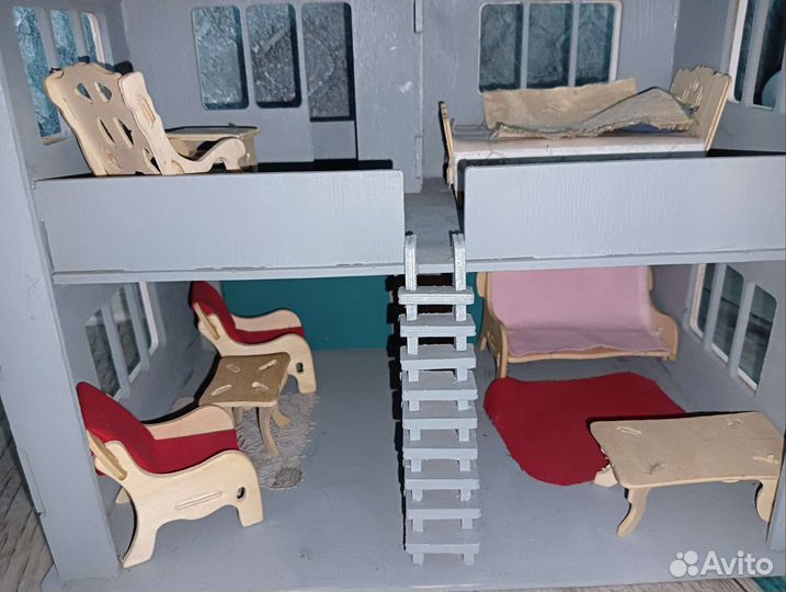 Домик кукольный