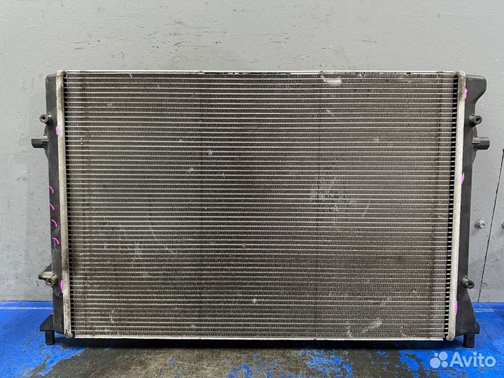 Радиатор охлаждения Volkswagen Passat B6 3.2
