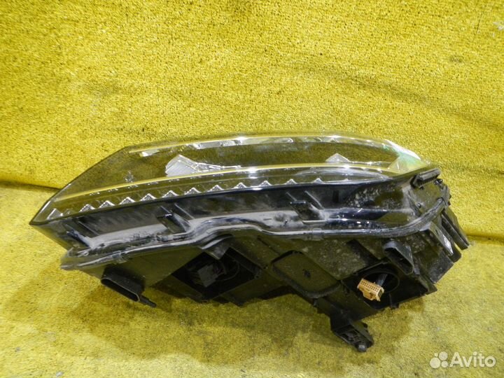 Фара левая Volkswagen Tiguan