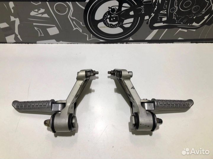 Подножки пассажира Kawasaki ZZR 600-2 2004г