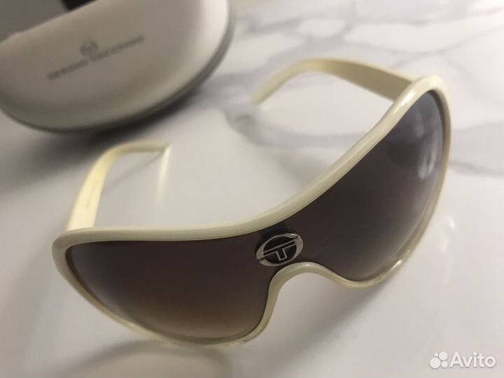 Солнцезащитные очки женские