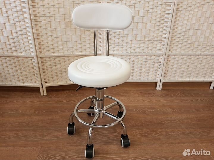 Стул мастера со спинкой белый