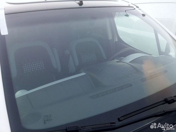 Стекло лобовое на Ситроен Берлинго