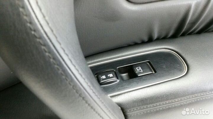 Обшивка двери передняя правая Nissan Patrol Y62