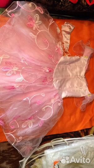 Розовое вечернее платье