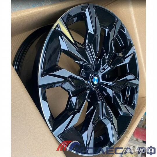 Диски R18 на BMW 554 М стиль