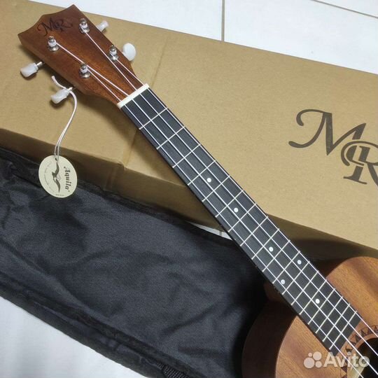 Укулеле тенор новая с чехлом