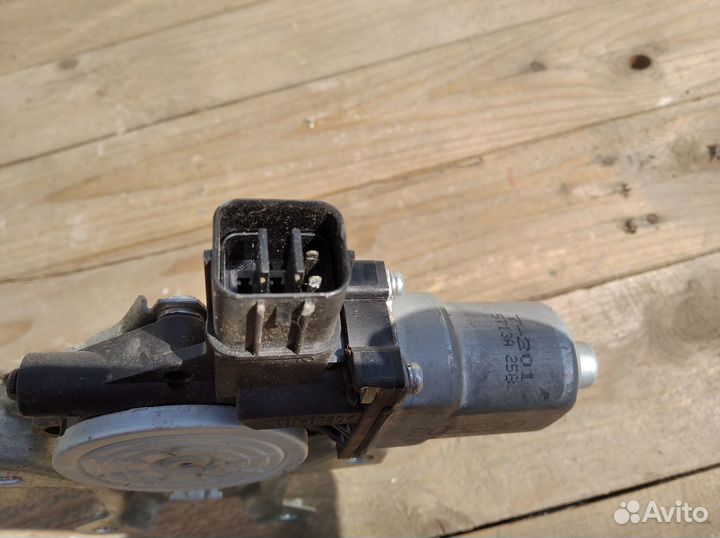 Стеклоподъемник задний левый Mitsubishi Lancer 07