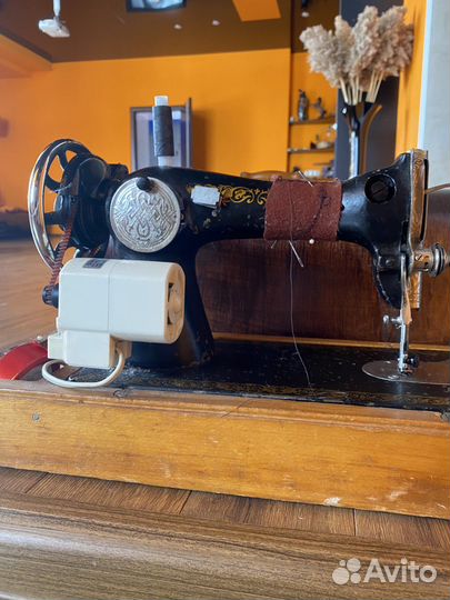 Ручная швейная машинка