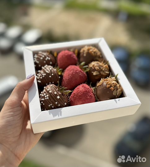 Клубника в шоколаде сладкий подарок