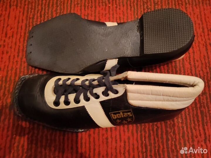 Лыжные ботинки