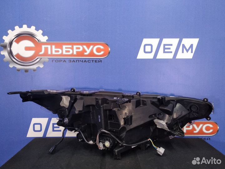 Фара левая Rav4 50