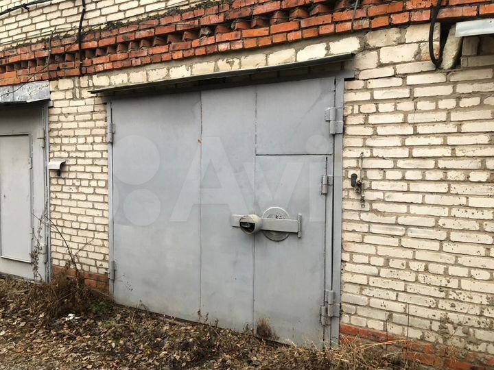 Гараж, > 30 м²