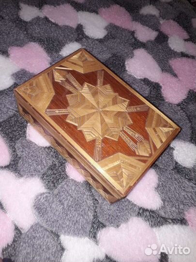 Шкатулка из дерева