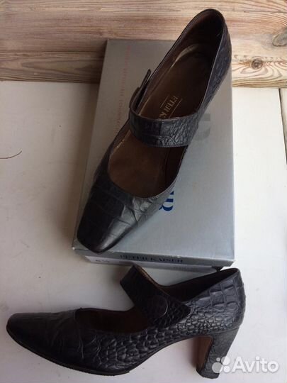 Туфли с ремешком на каблуке чёрные, р38-39