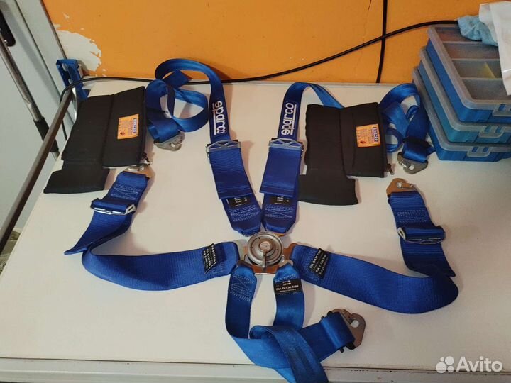 6 точечные ремни Sparco