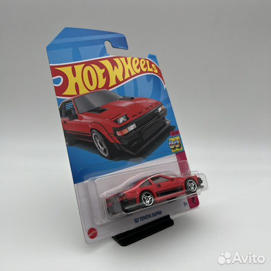 Машинка Hot Wheels 82 Toyota Supra