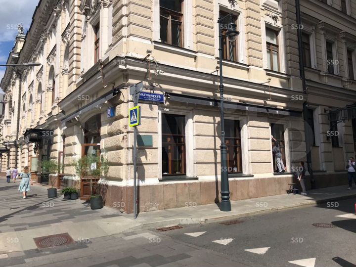 Продам торговое помещение, 220.5 м²