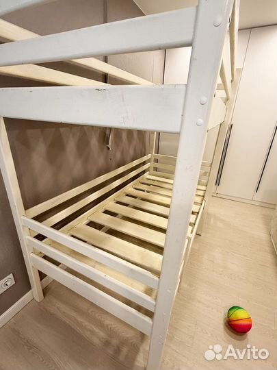 Двухярусная кровать бу без матрасов