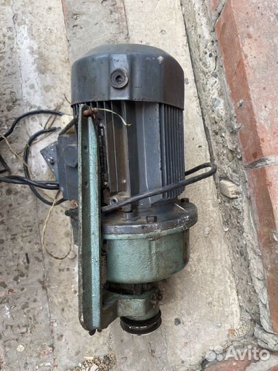 Двигатель от швейной машинки