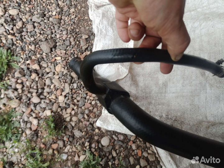 Патрубок водяной